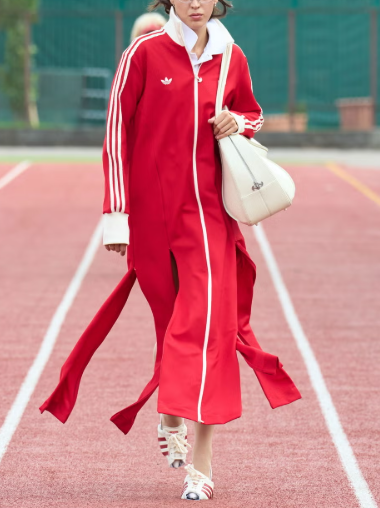 Cute / Elevated Sportswear Kenyamanan Bertemu Fashion Modern