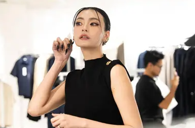 Estetika Gaya Kontemporer Untuk Look Lebih Menawan