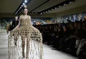 Tren Haute Couture Terbaru Penuh Inovasi Dan Warna